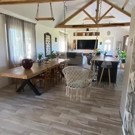 Camping Maison De Charme 3 Saligny-sur-Roudon